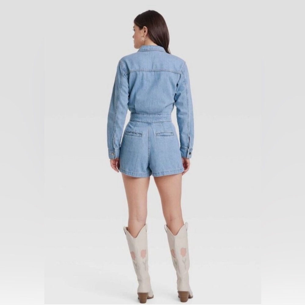 NWOT Universal Thread Denim Long Sleeve Jumpsuit Romper Medium Wash Size 14 - Picture 2 of 5